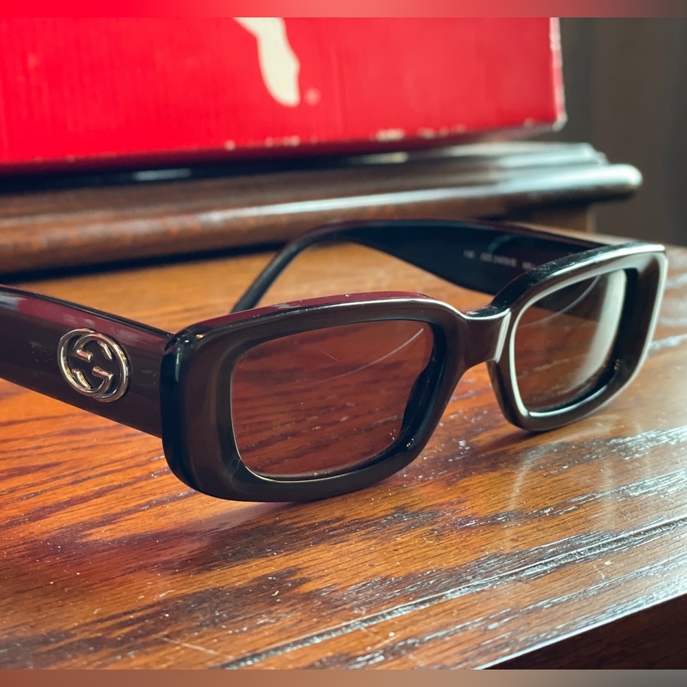 Gucci 2490/s Sunglasses retro great condition